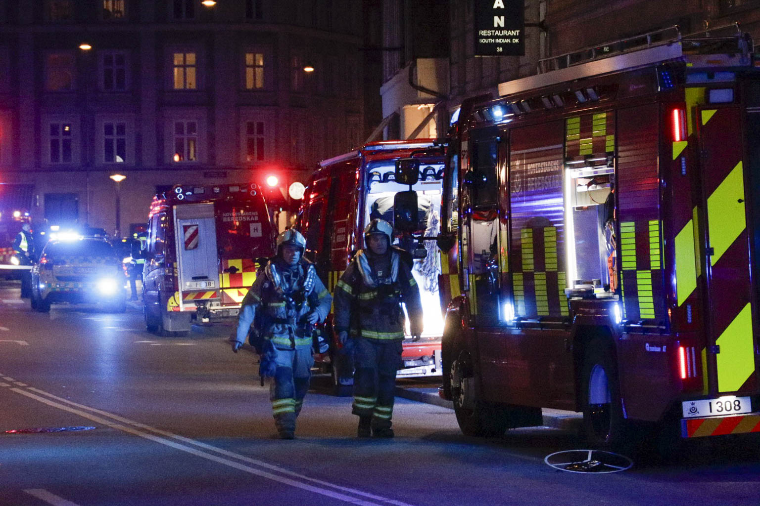 Hovedstadens Beredskab var kørt til bygnings brand i en restaurant sammen med region hovdestaden og politiet.